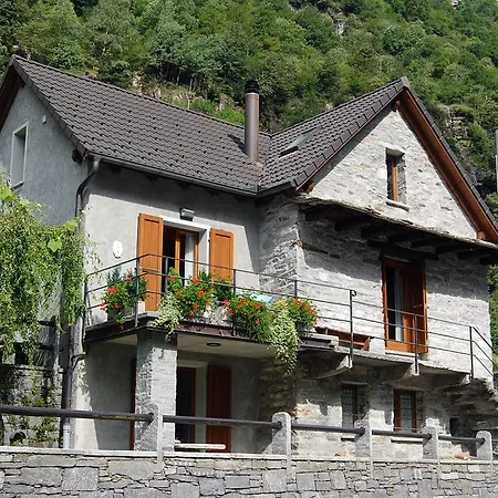 Casa Fontanella * Brione (Verzasca)